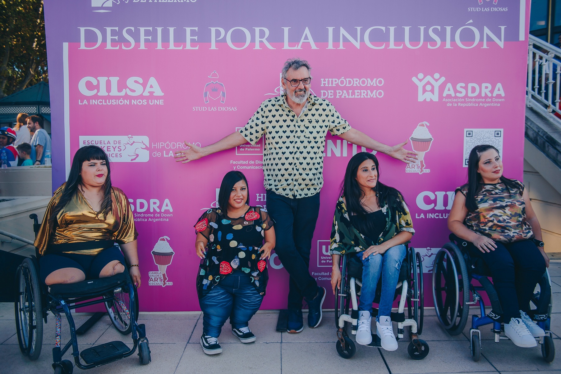 Mujeres reales en benéfico desfile por la inclusión