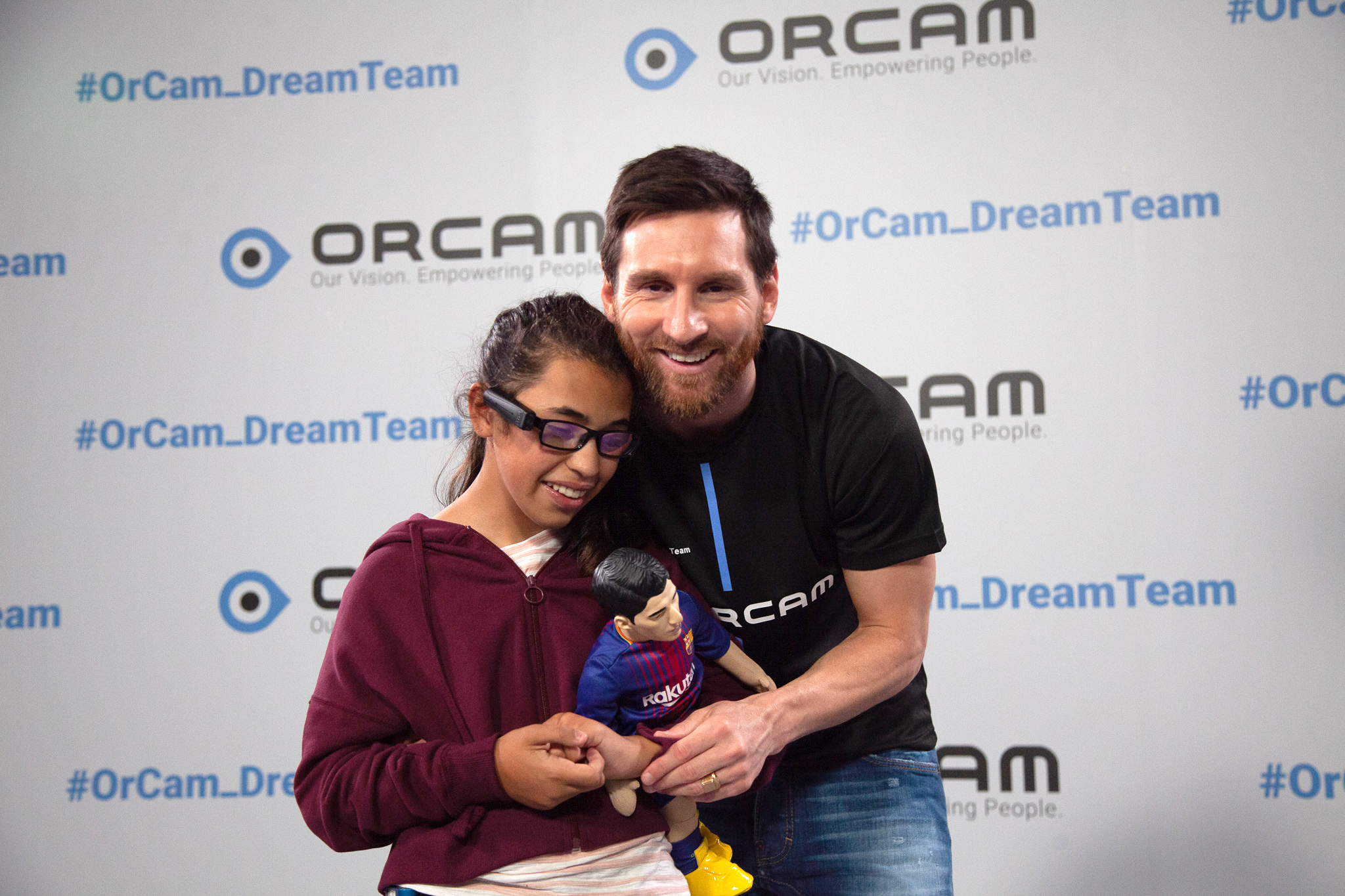 Messi: la estrella del fútbol junto a OrCam promueven la tecnología para personas ciegas o con discapacidad visual