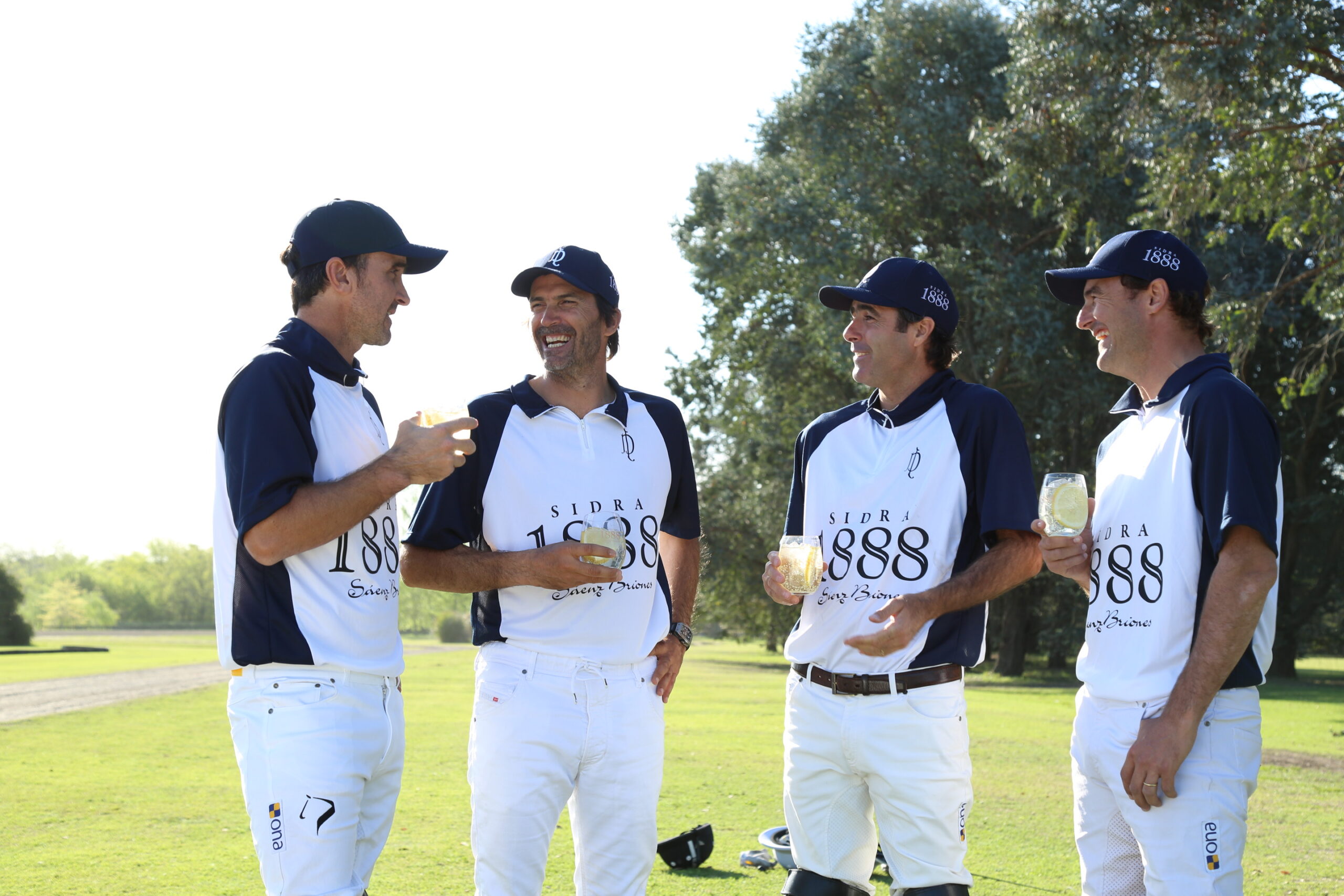 Sidra 1888 junto a La Dolfina Polo Team durante la temporada 2020