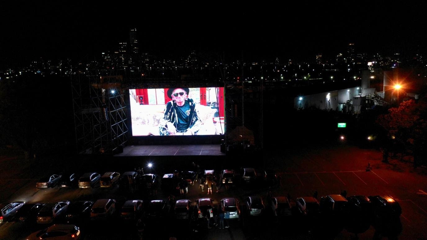 Keith Richards lanzó su nuevo álbum video en vivo desde Argentina para el mundo en una avant premiere única en un autocine porteño