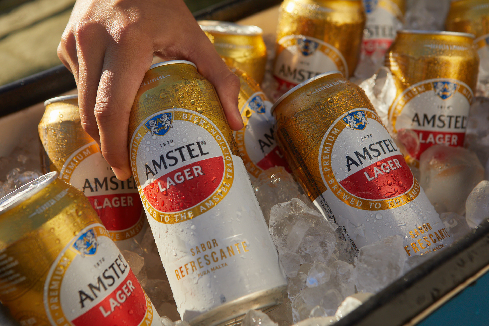 Llegó la nueva Amstel: una cerveza resfrescante para todos #NuevaAmstel