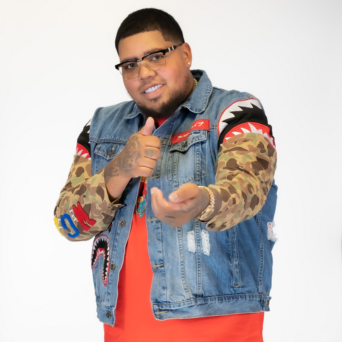 Tyrel presenta su tema “Off White”