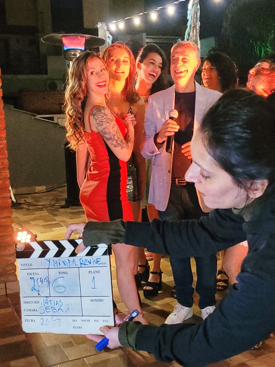 La voz más romántica Gabriel Moss presenta su nuevo video “Y mi vida revive” junto a Ximena Capristo