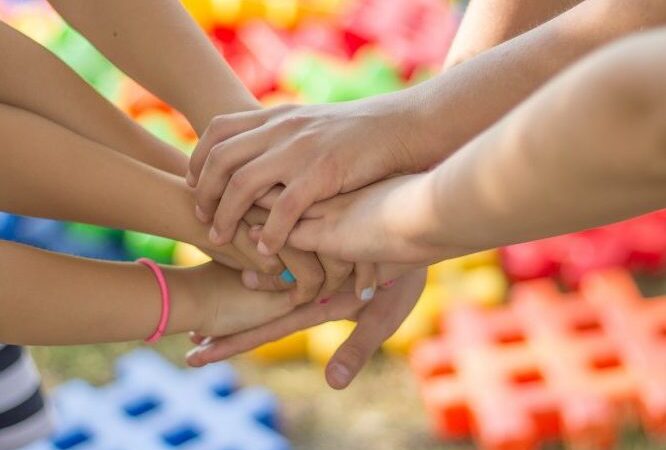 Realizan colecta solidaria para enfrentar el invierno en La Plata