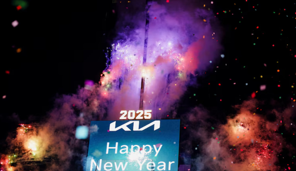 Año Nuevo 2025: la caída de la bola en Times Square y una celebración inolvidable