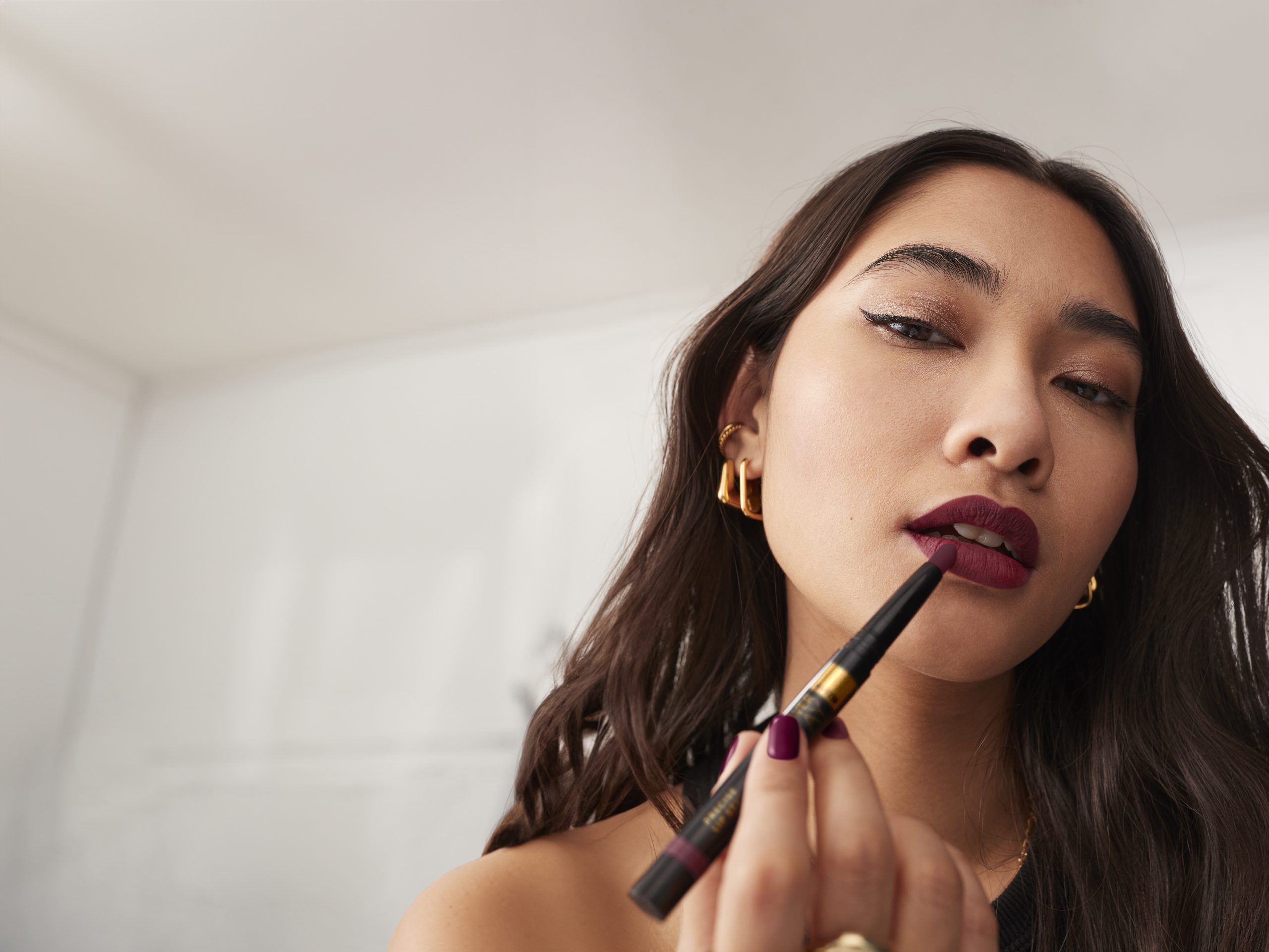 San Valentín en clave beauty: AVON y la magia de un buen labial rojo