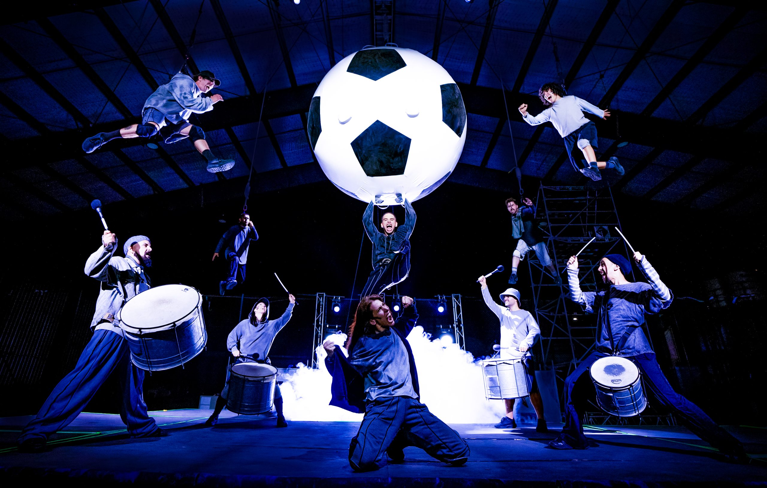 La Santa Productora y Pichón Baldinu presentan HINCHA! RITUAL SHOW