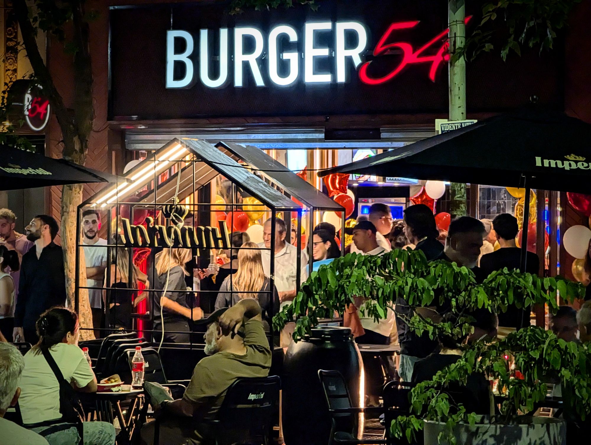 La transformación de BURGER54 en Devoto: más eficiencia, más confort y el mismo compromiso con la calidad