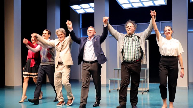 Estreno de “El Jefe del Jefe” en el Paseo La Plaza: Peretti y D’Elia encabezan una comedia filosa que desarma la lógica empresarial