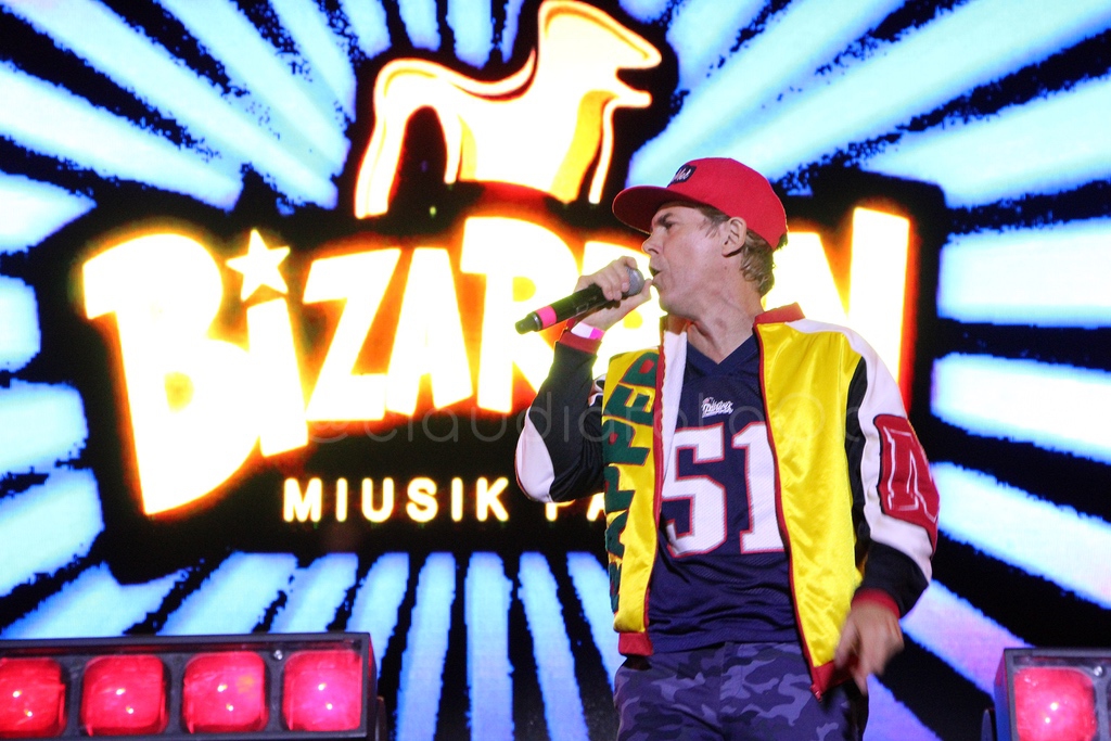 Bizarren Miusik Parti reventó GEBA: una noche retro, desquiciada y absolutamente inolvidable