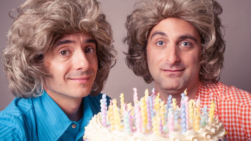 Un cumpleaños, dos hermanos y una madre que no afloja: llega “Feliz Día”, la nueva comedia de Sutottos