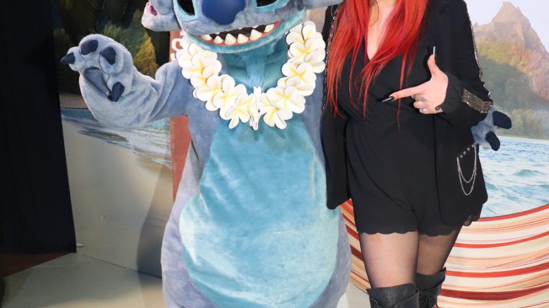 Lowrdez y Stitch en el estreno de Lilo y Stitch